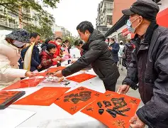 万博官方网站-欢声笑语满校园作文500字六年级