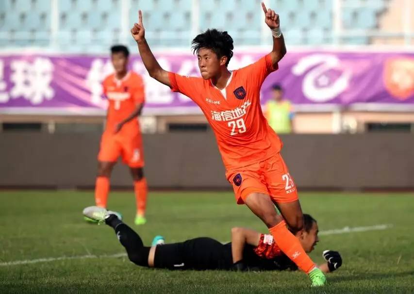 万博体育官网-控制球队的队员在对方限制区内停留超过三秒