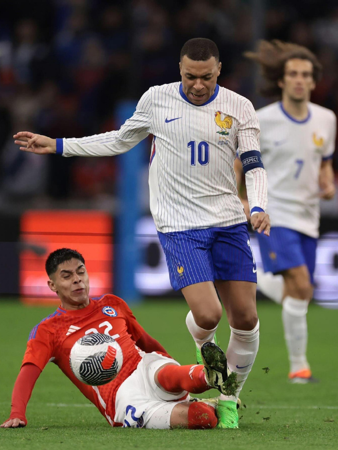 万博-智利足球顶级联赛中引发球迷热议的精彩对决是